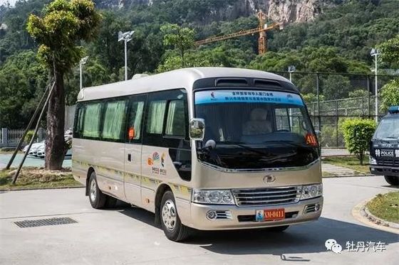 Cina 10-18 Kursi Turis Isuzu Coaster Mini Bus Bagasi Transportasi Kota pemasok